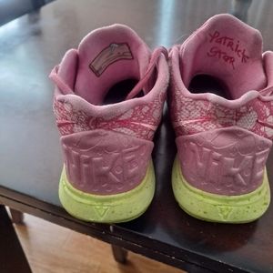 Kyrie 5 Patrick Star